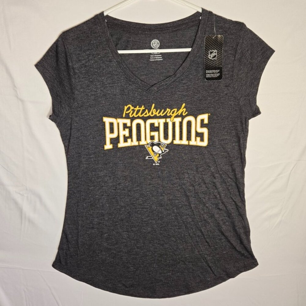 NEW Pittsburgh Penguins NHL Womens V-Neck Graphic T-Shirt Gray Small NWT‎